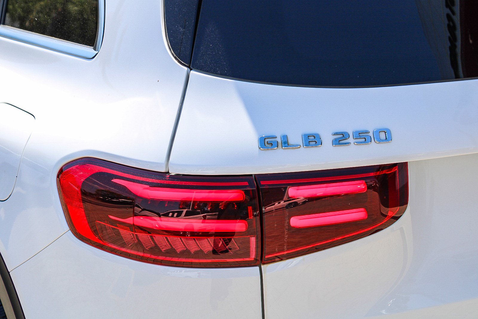 Used 2024 Mercedes-Benz GLB 250 image 10