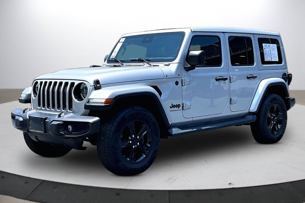 Used 2023 Jeep Wrangler Unlimited Sahara AWD/4WD image 4
