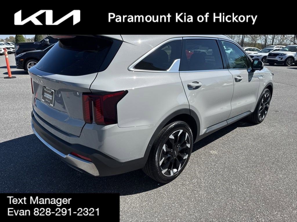 Used 2025 Kia Sorento SX FWD image 7