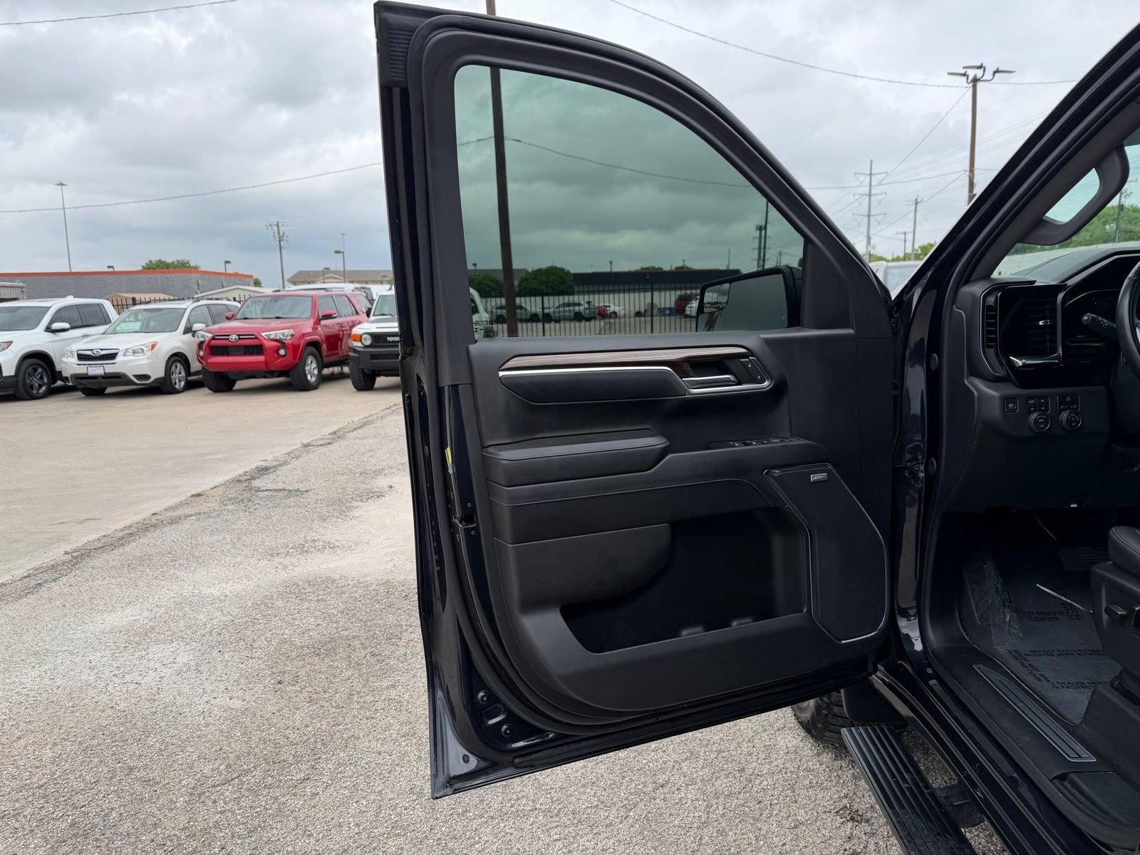 Used 2024 Chevrolet Silverado 1500 LT Trail Boss w/ Convenience Package II image 21