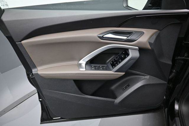 Certified 2025 Audi Q5 Premium w/ Convenience Package AWD/4WD image 11