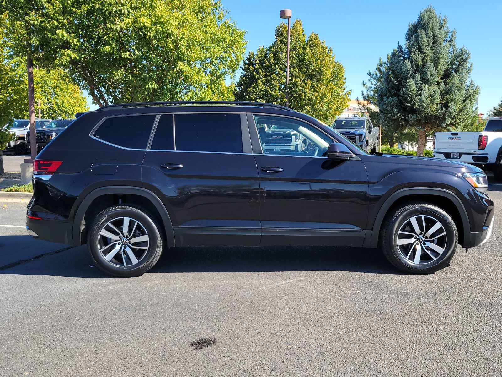 Used 2022 Volkswagen Atlas SE AWD/4WD image 2