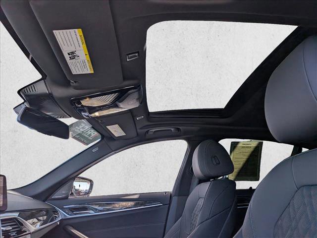 Used 2023 BMW 530e w/ M Sport Package image 16