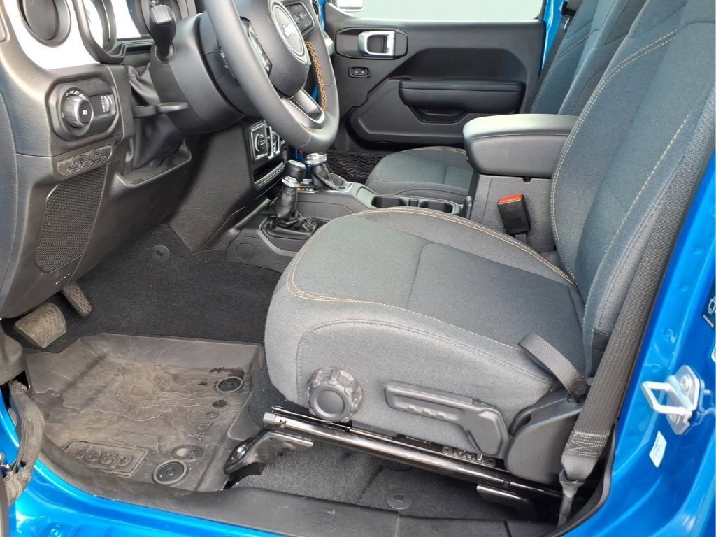 Used 2024 Jeep Wrangler Unlimited Sport AWD/4WD image 19
