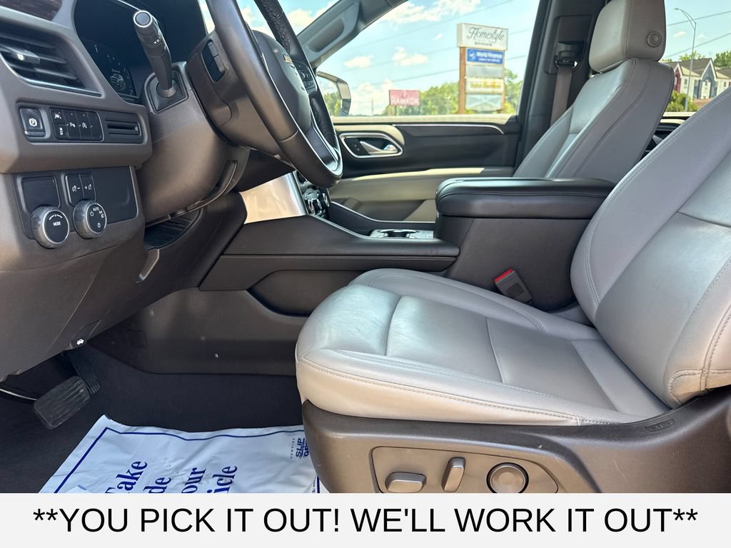 Used 2024 Chevrolet Suburban LT RWD image 23