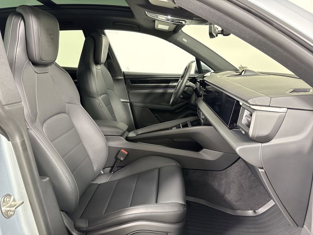 New 2026 Porsche Macan 4 Electric AWD/4WD image 25