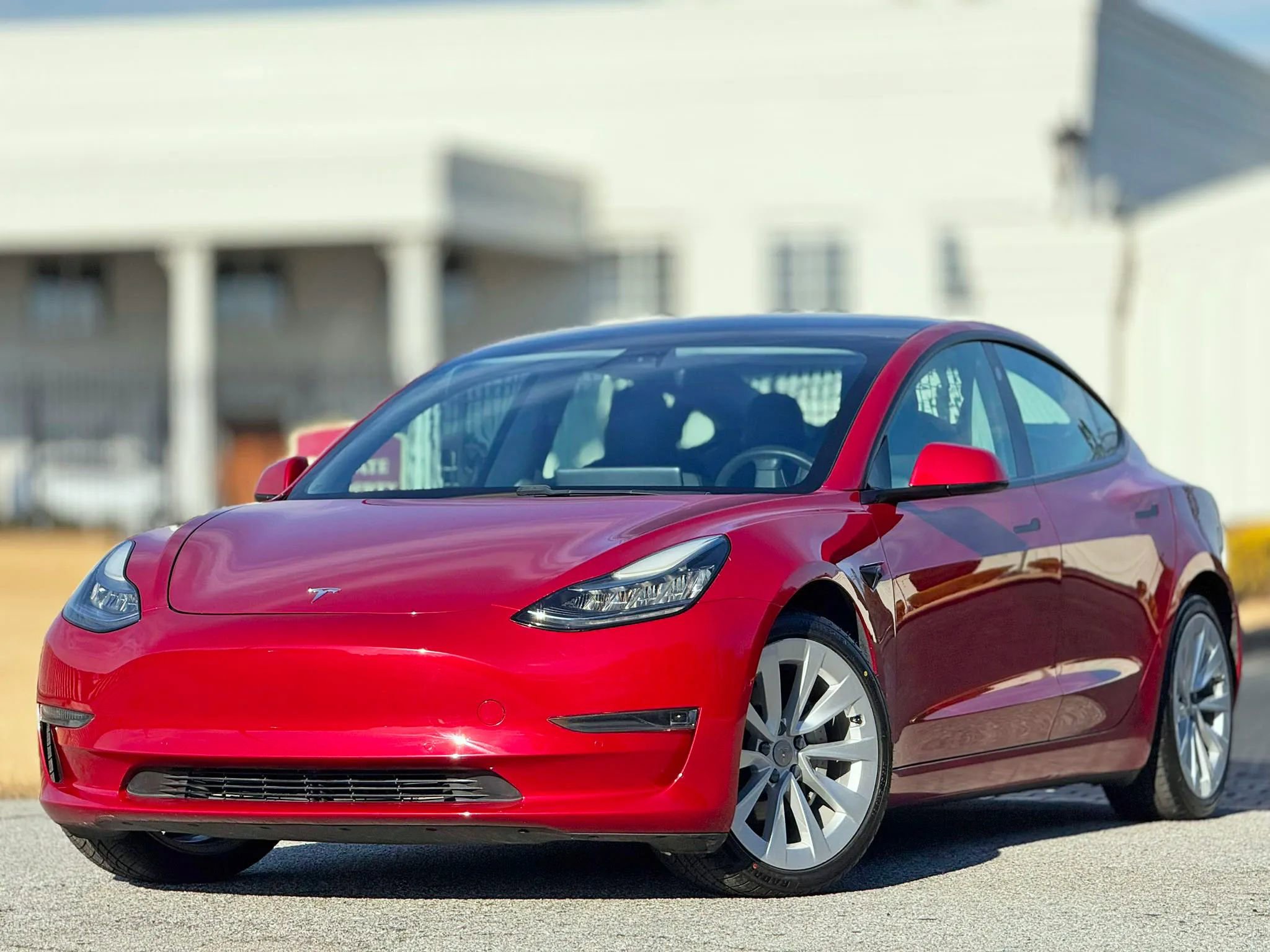 Used 2021 Tesla Model 3 Standard Range Plus image 2