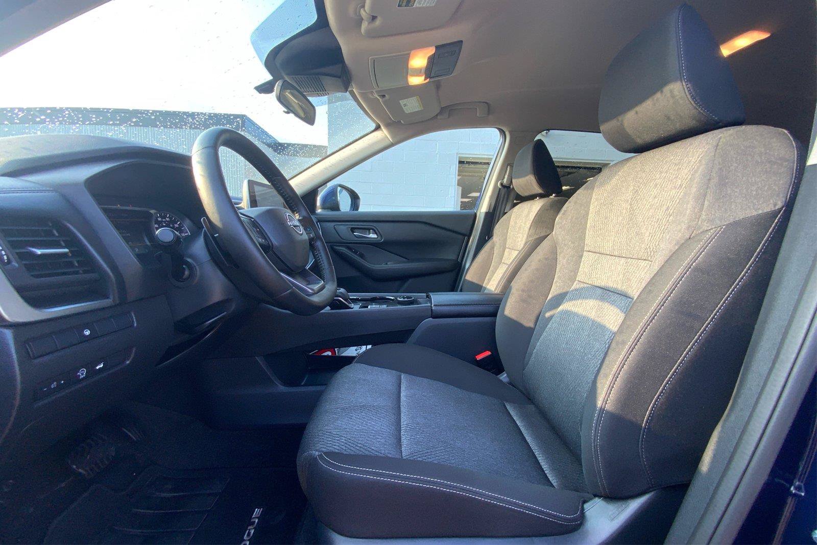 Used 2026 Nissan Rogue SV AWD/4WD image 10
