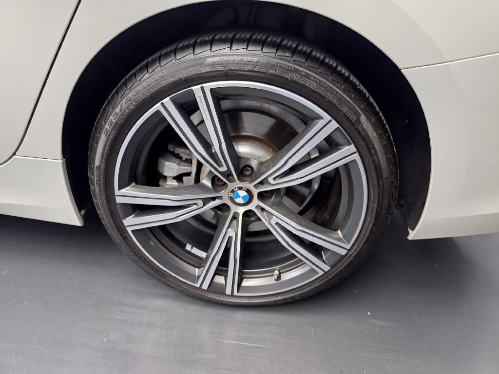 Certified 2024 BMW 330i xDrive Sedan w/ Convenience Package AWD/4WD image 17