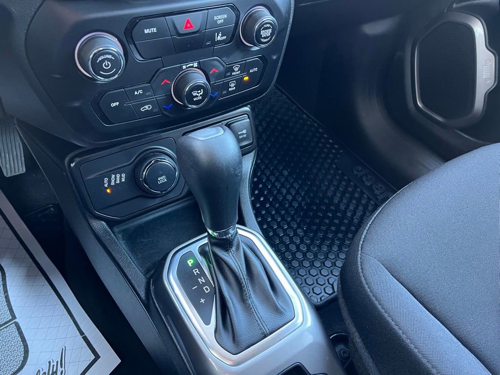 Used 2022 Jeep Renegade Latitude image 38