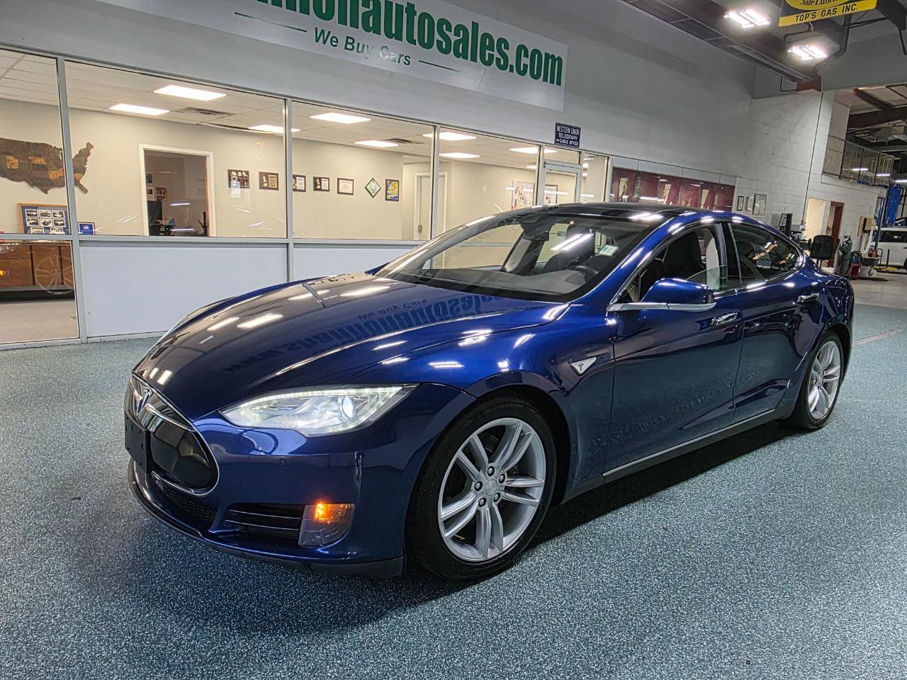 Used 2015 Tesla Model S 70D AWD/4WD image 2