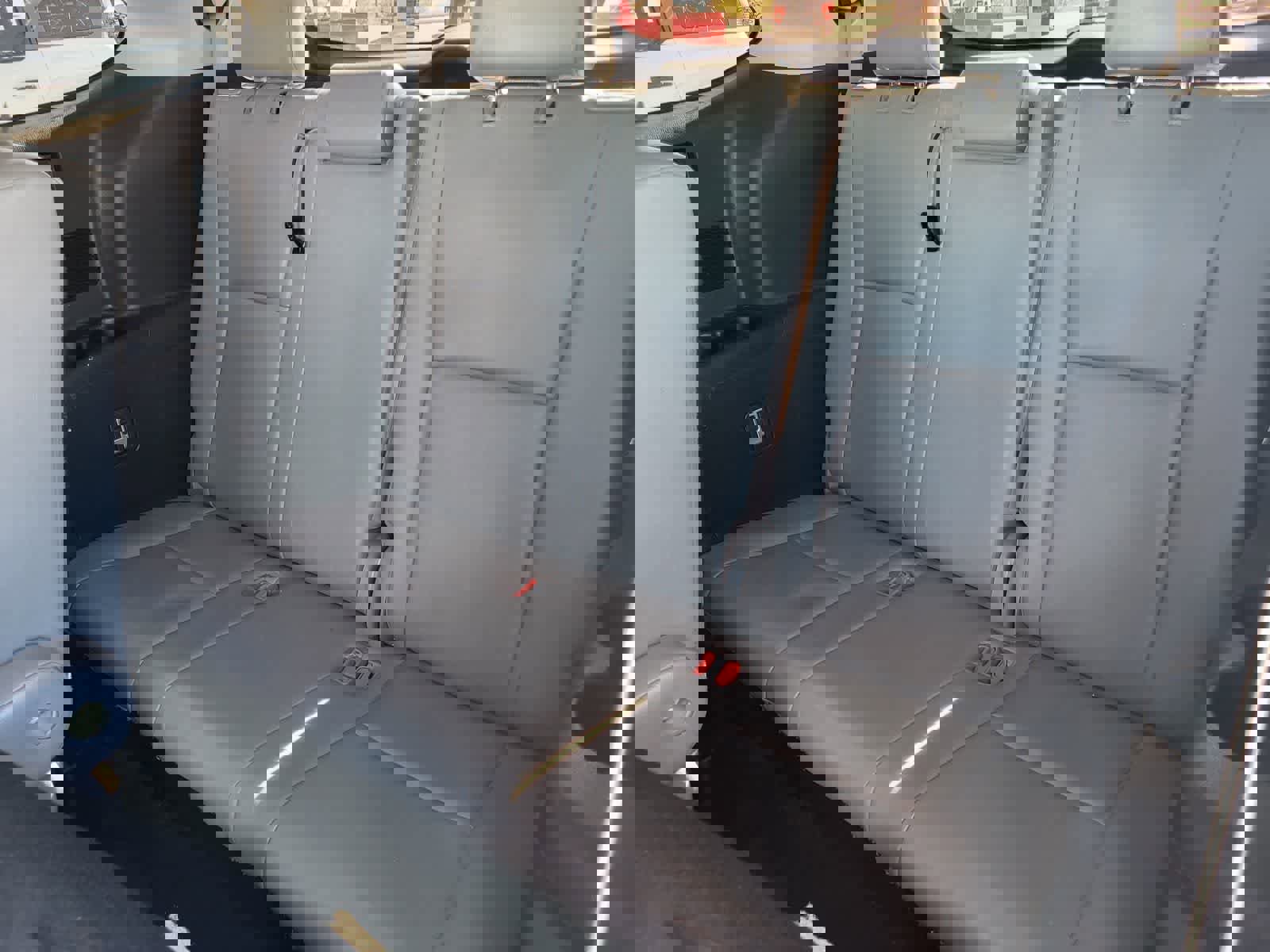 Used 2020 Toyota Highlander XLE image 28