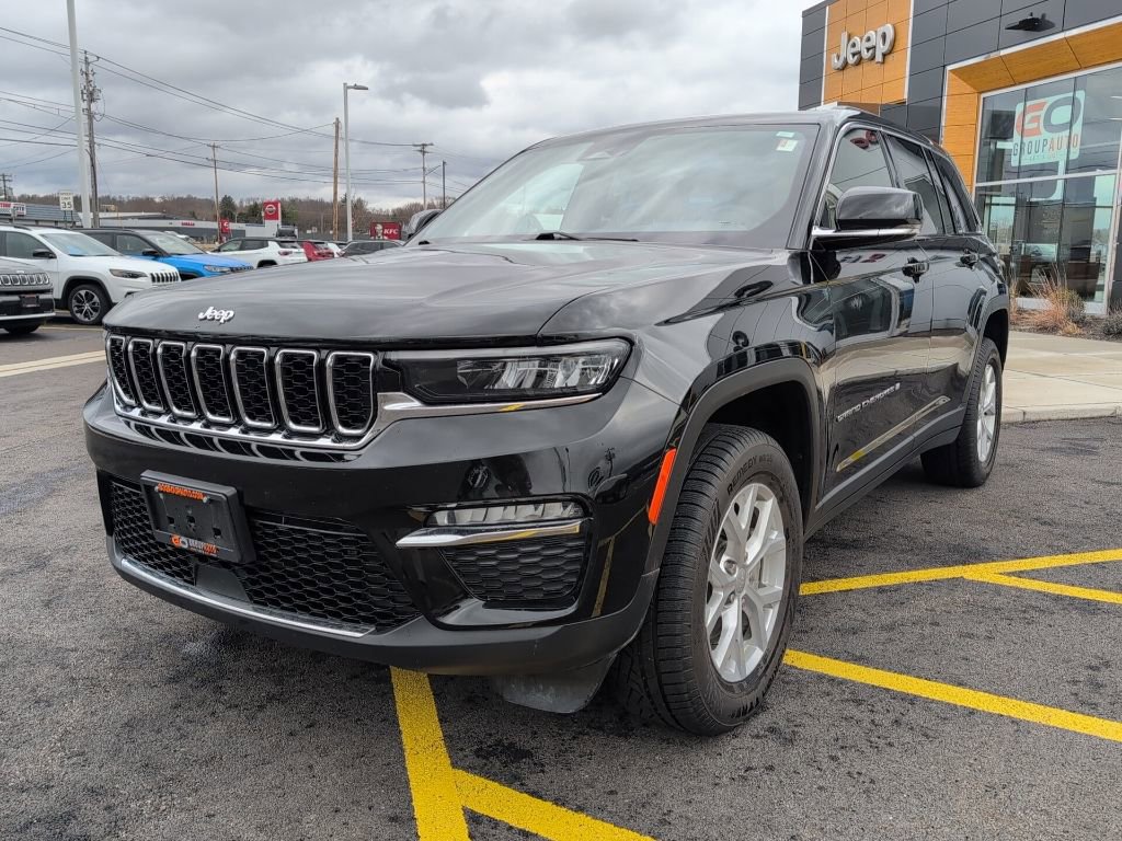 Used 2023 Jeep Grand Cherokee Limited image 4