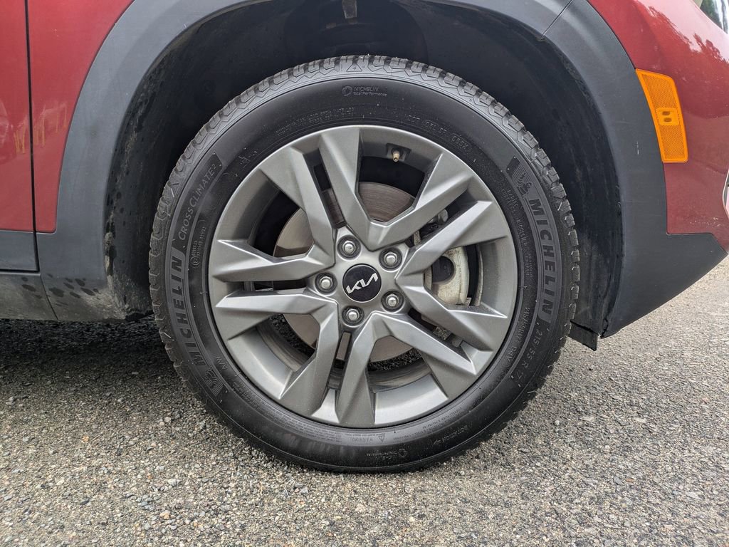 Used 2023 Kia Seltos S AWD/4WD image 11