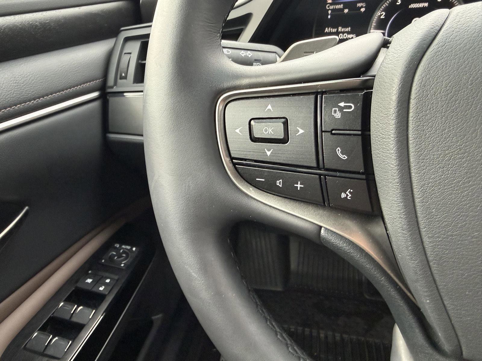 Used 2025 Lexus ES 350 Base w/ Premium Package image 15