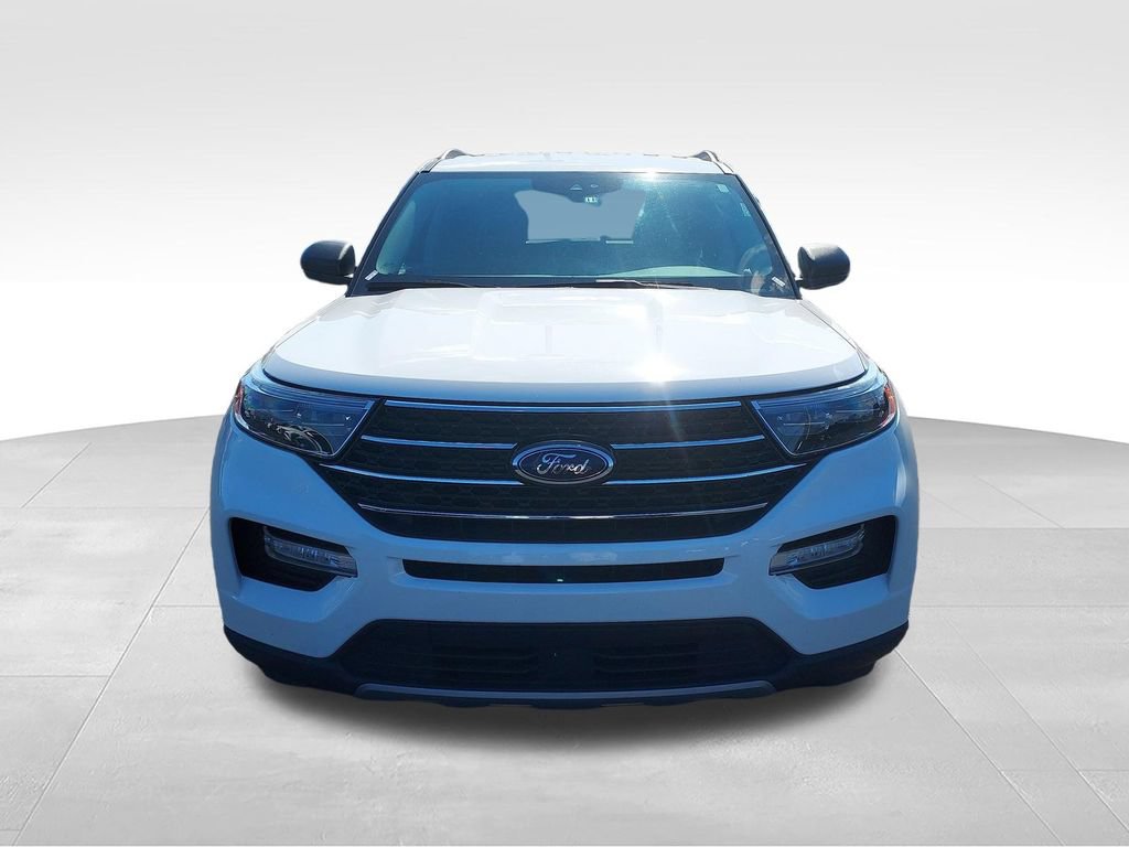 Used 2021 Ford Explorer XLT w/ Equipment Group 202A AWD/4WD image 8
