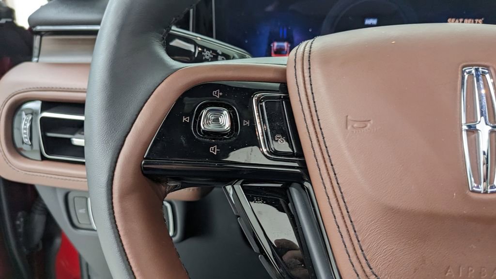 Used 2025 Lincoln Aviator Reserve w/ Equipment Group 201A image 31