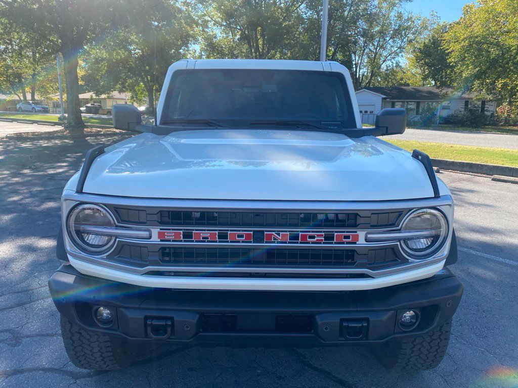 New 2026 Ford Bronco Outer Banks w/ Sasquatch Package AWD/4WD image 2