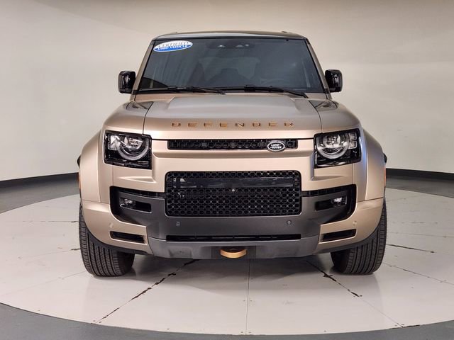 Used 2025 Land Rover Defender 110 image 9