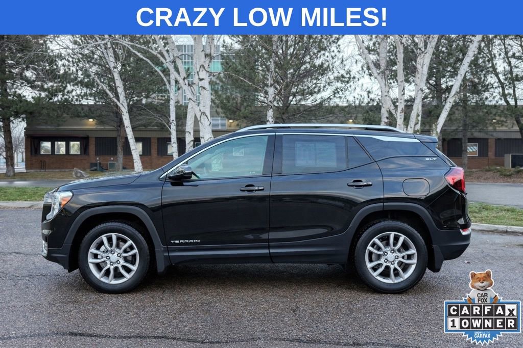 Used 2023 GMC Terrain SLT w/ Tech Package image 3