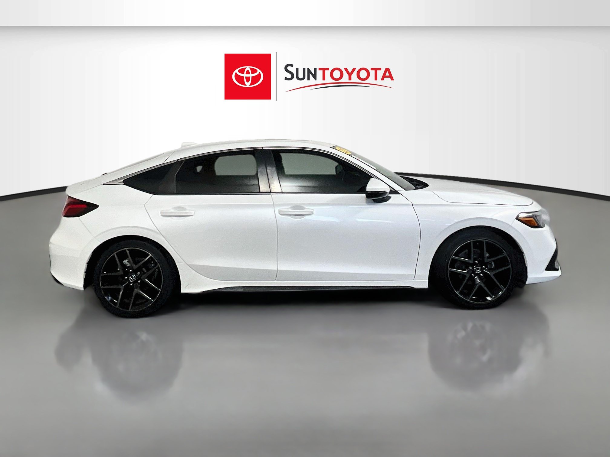 Used 2022 Honda Civic Sport Touring image 2