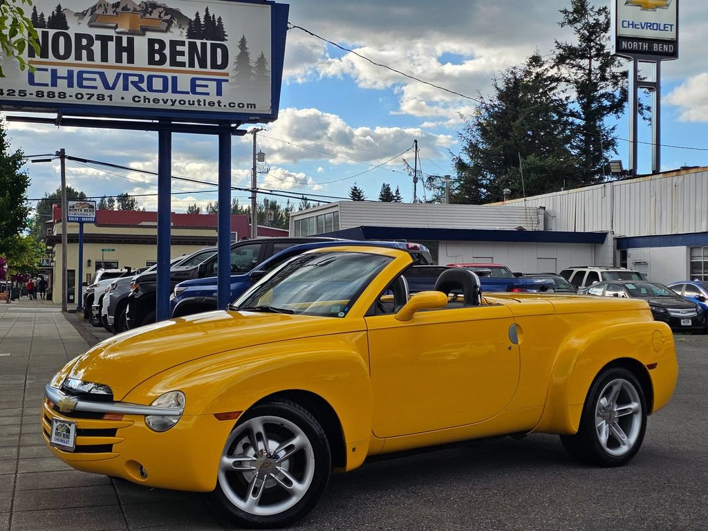 Used 2006 Chevrolet SSR w/ Preferred Equipment Group RWD image 1