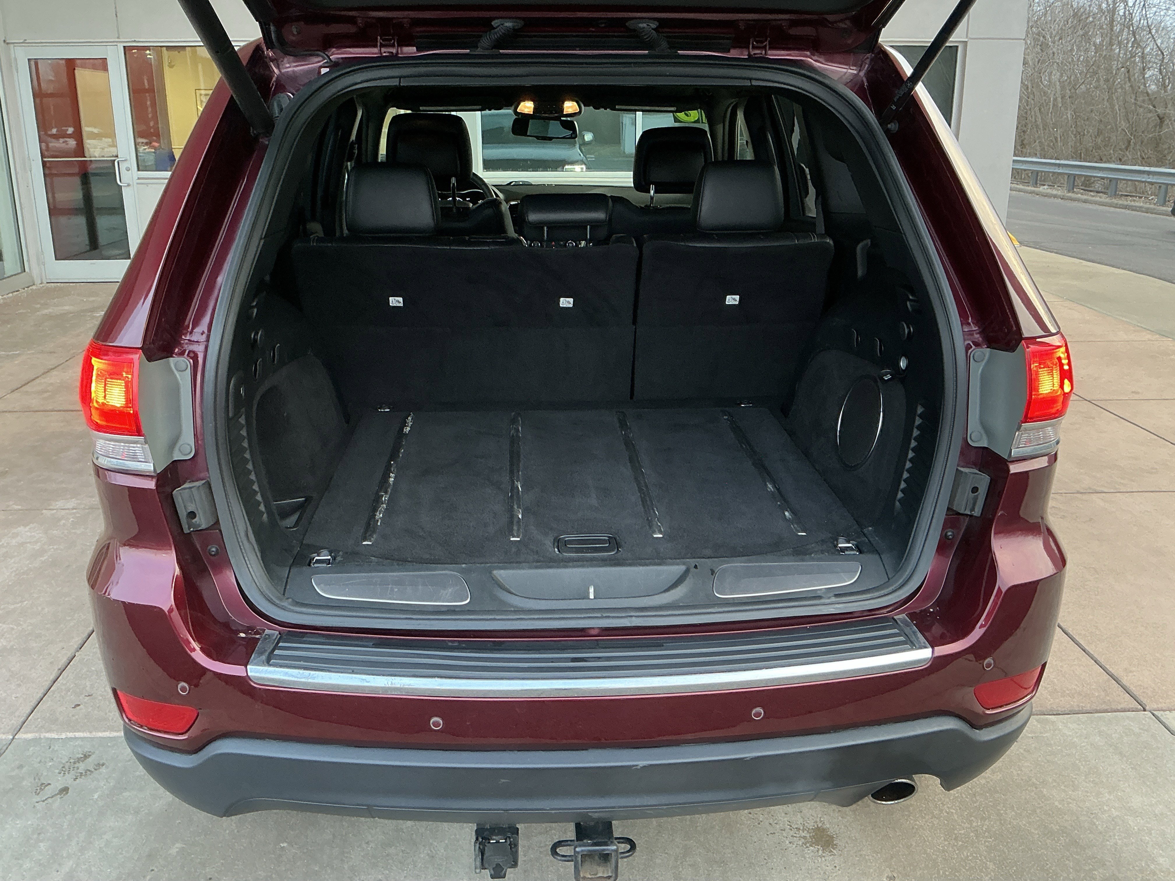 Used 2016 Jeep Grand Cherokee Limited w/ Luxury Group II image 24