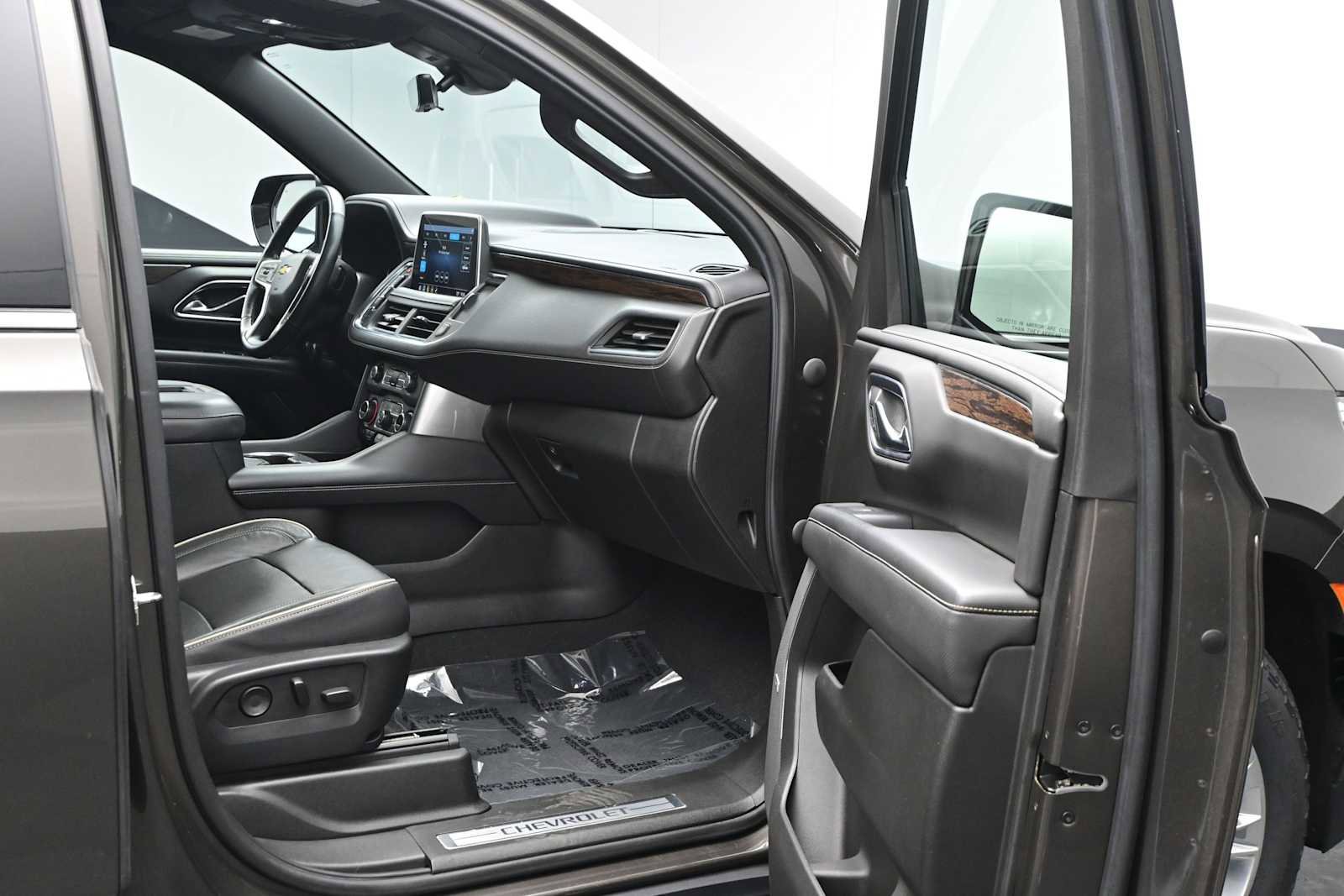 Used 2021 Chevrolet Tahoe Premier w/ Premium Package AWD/4WD image 50