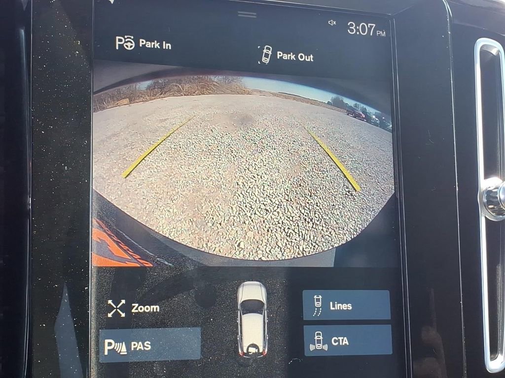 Used 2019 Volvo XC40 T4 Momentum image 27