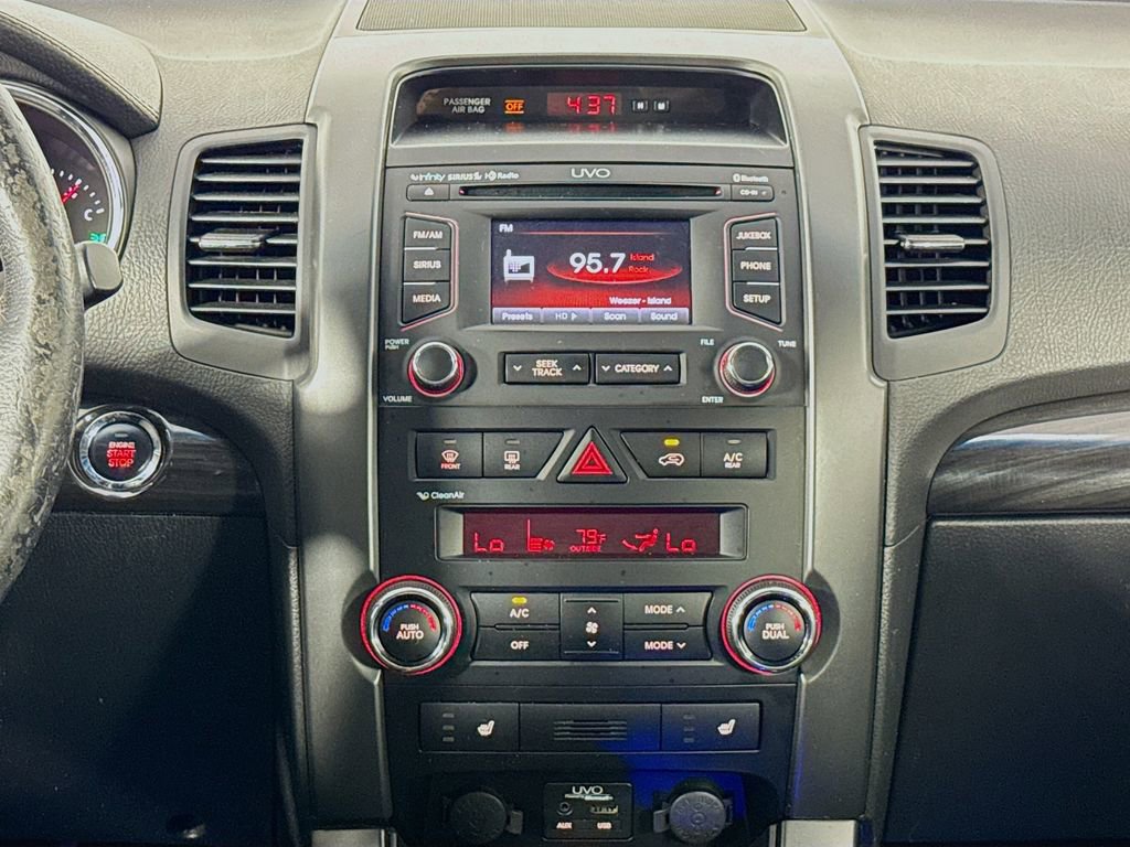 Used 2013 Kia Sorento SX image 27