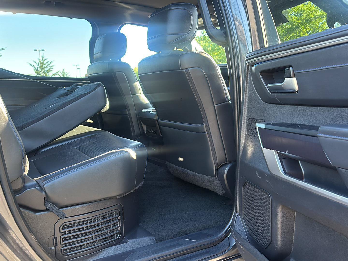 Used 2022 Toyota Tundra Platinum w/ Advanced Package AWD/4WD image 17