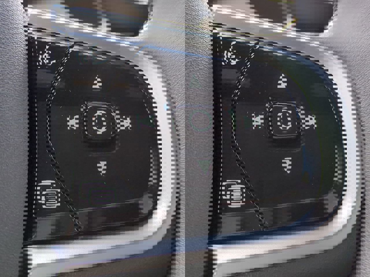 New 2025 Volvo XC90 B6 Ultra w/ Lounge Package image 24