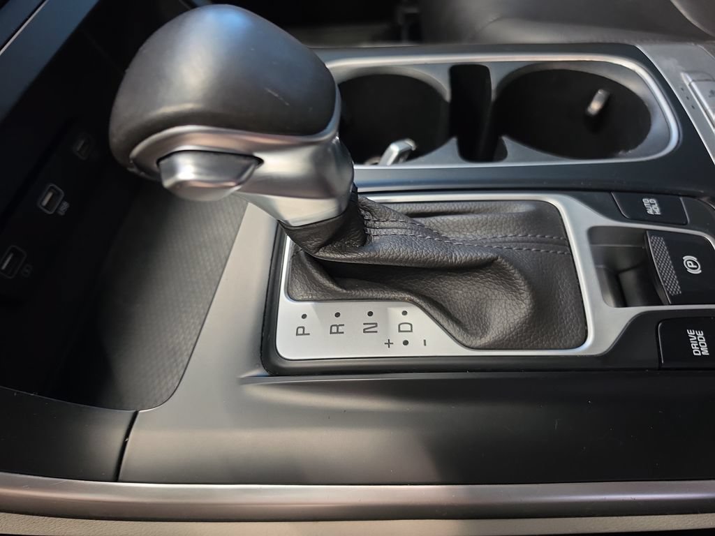 Certified 2022 Kia Carnival LX FWD image 31