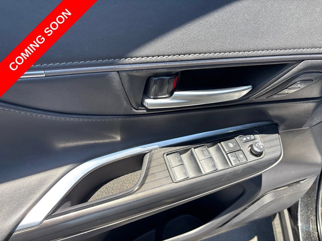 Used 2024 Toyota Venza Nightshade AWD/4WD image 16