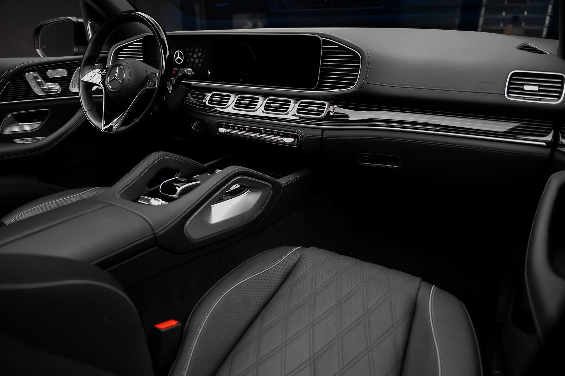 Used 2024 Mercedes-Benz Maybach GLS 600 4MATIC image 65