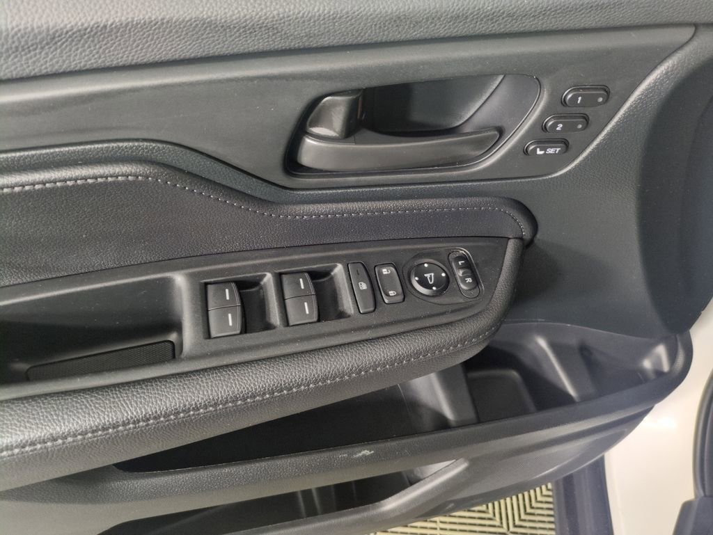 Used 2023 Honda Odyssey EX-L image 14