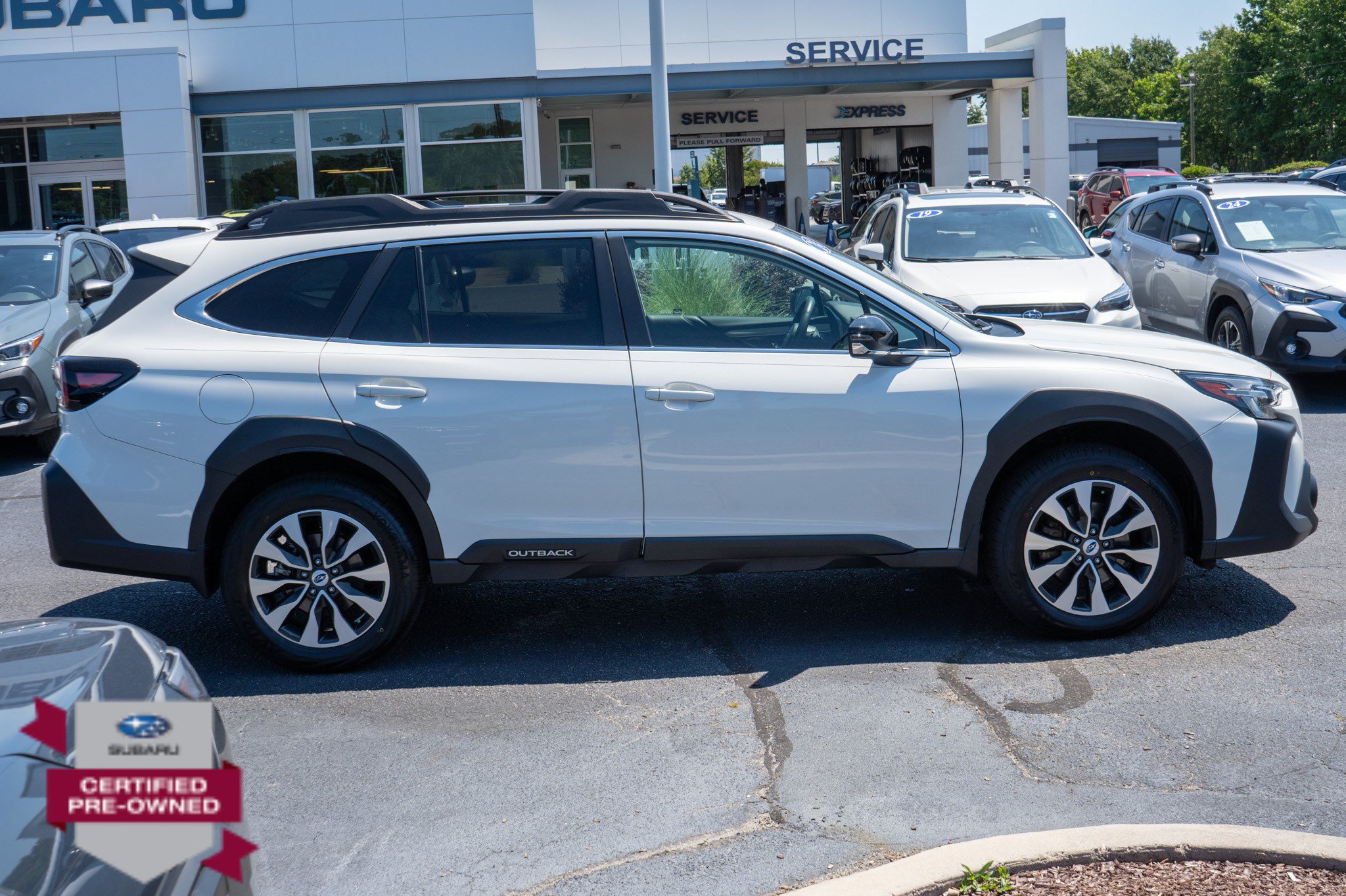 Used 2024 Subaru Outback Limited w/ Popular Package #2 AWD/4WD image 2