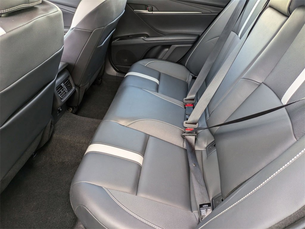 Used 2025 Toyota Camry SE image 28