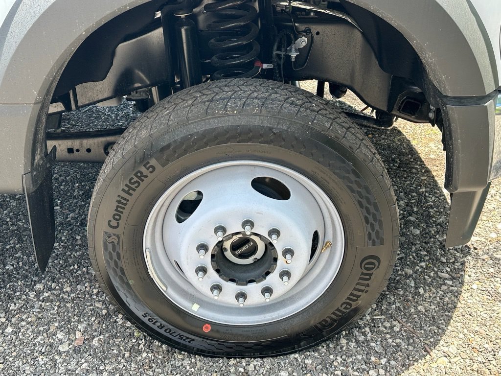 New 2026 Ford F550 4x4 Regular Cab Super Duty image 5