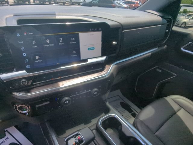 Used 2025 Chevrolet Silverado 1500 LTZ w/ Technology Package AWD/4WD image 17