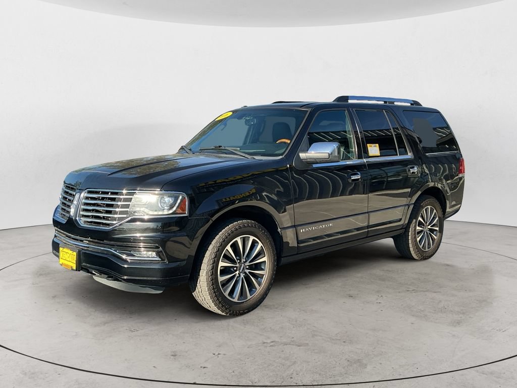 Used 2016 Lincoln Navigator Select AWD/4WD image 3