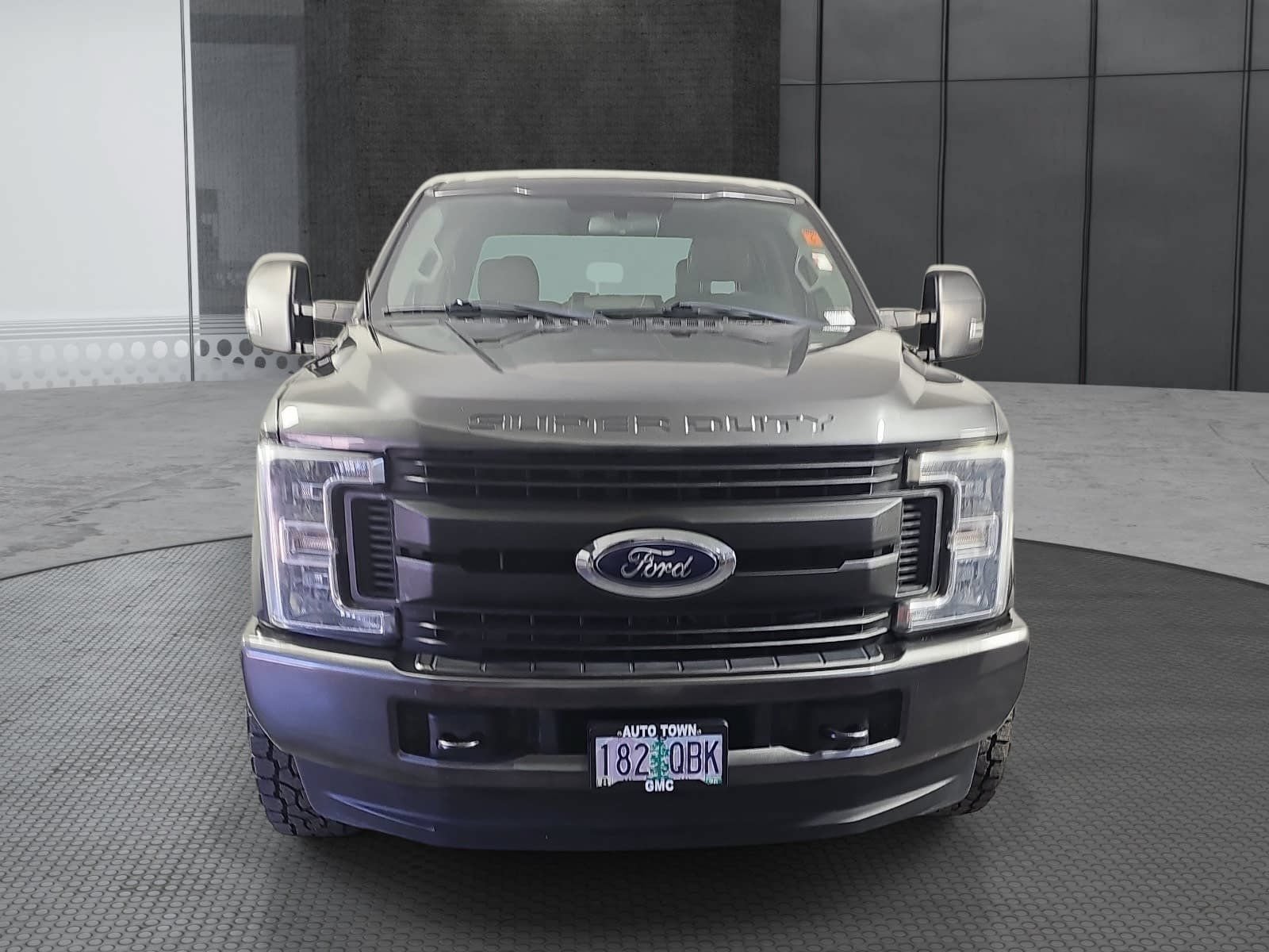 Used 2018 Ford F350 XL w/ Power Equipment Group AWD/4WD image 2
