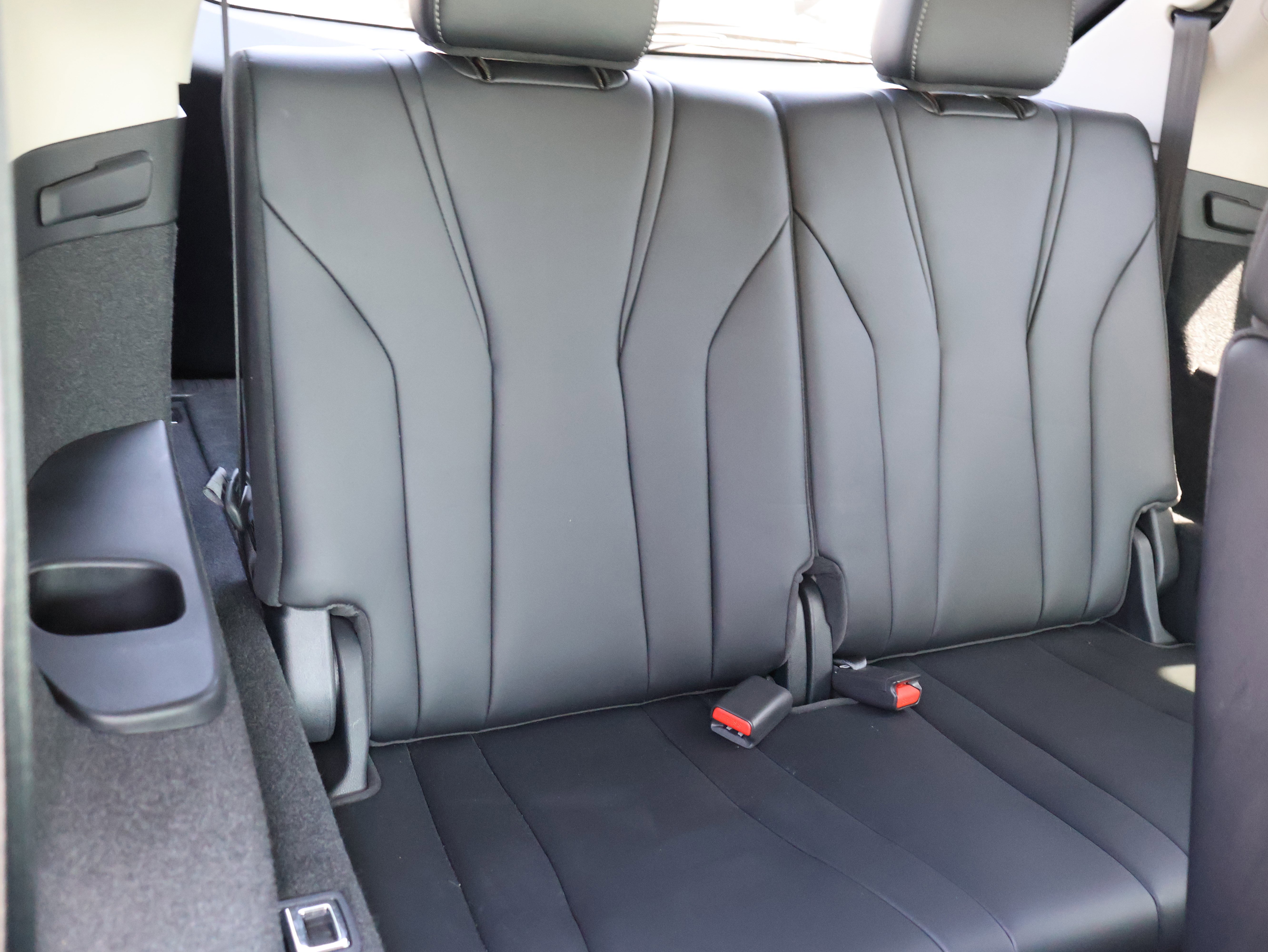 Used 2023 Acura MDX SH-AWD w/ Technology Package image 14