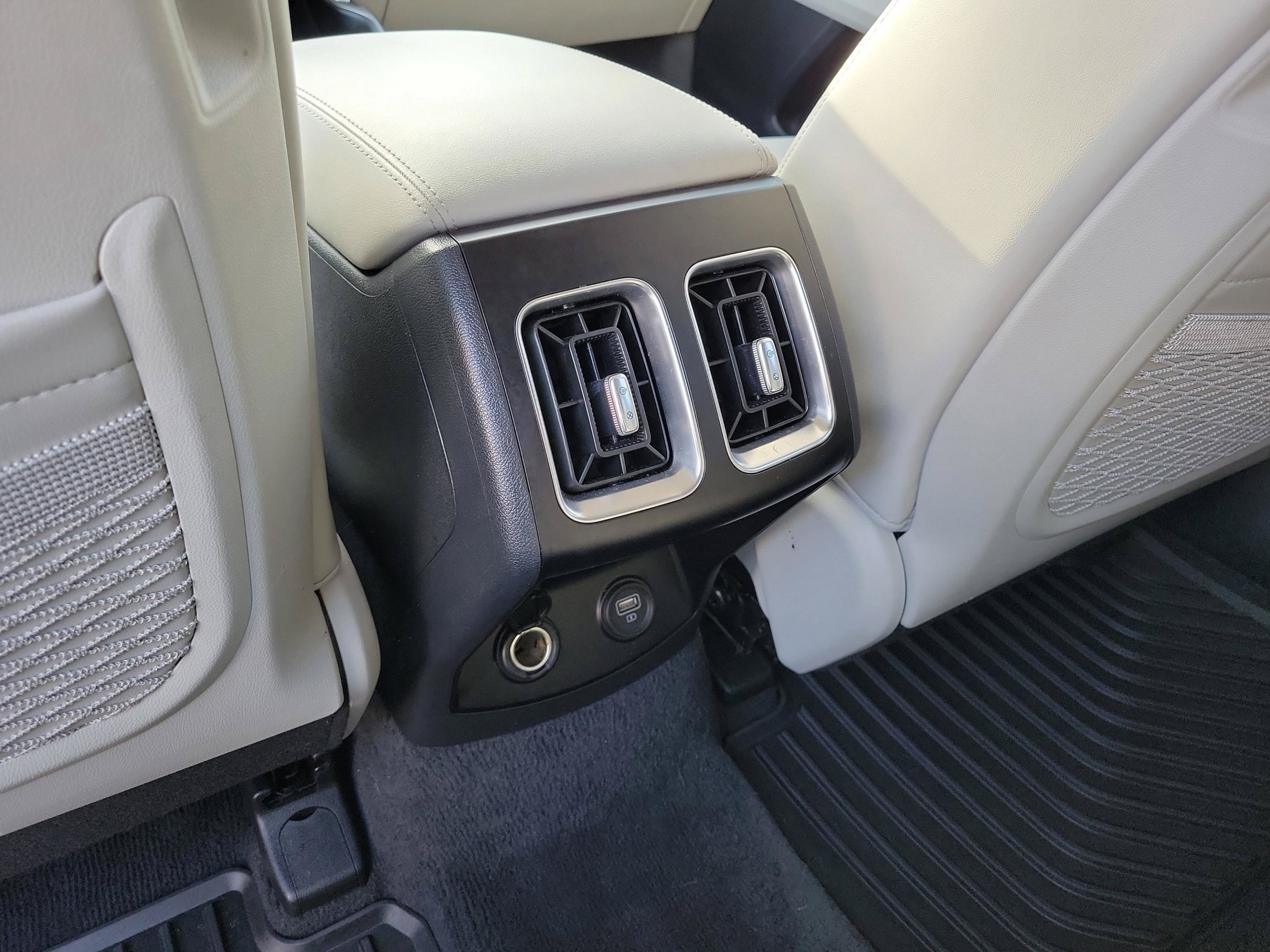 Used 2023 Kia Sorento S w/ Panoramic Sunroof Package FWD image 12