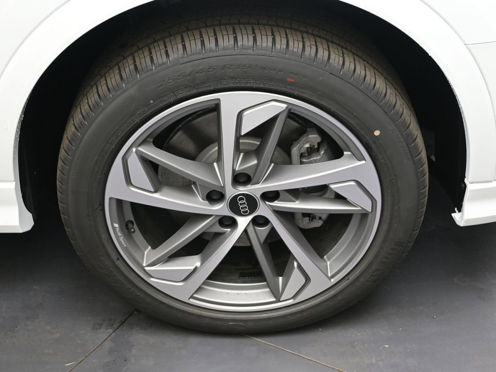 New 2025 Audi Q3 2.0T Premium image 10