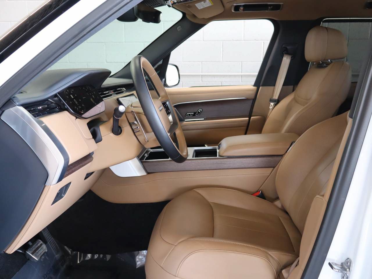 Used 2024 Land Rover Range Rover SE AWD/4WD image 17