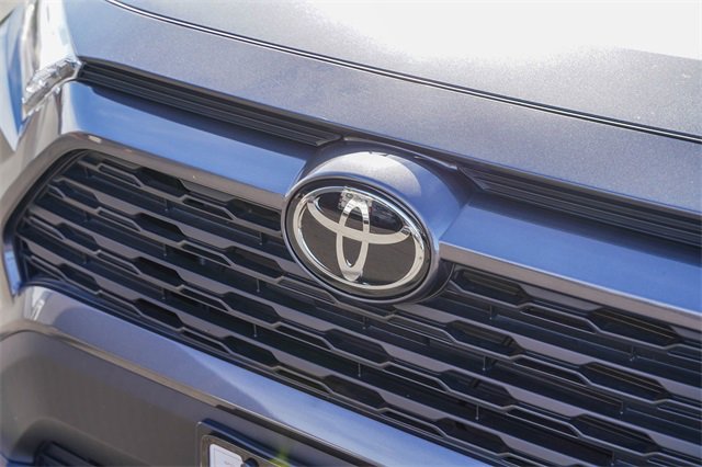 Used 2024 Toyota RAV4 LE image 6