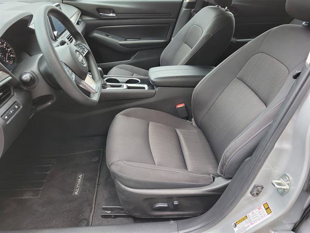 Used 2024 Nissan Altima 2.5 SV image 3