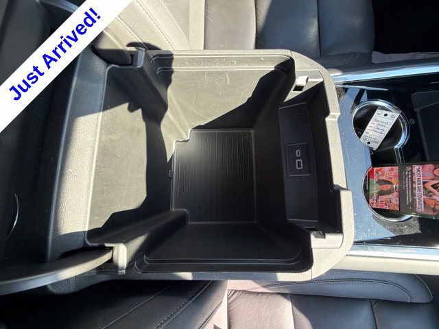 Used 2025 Chevrolet Suburban Z71 AWD/4WD image 32