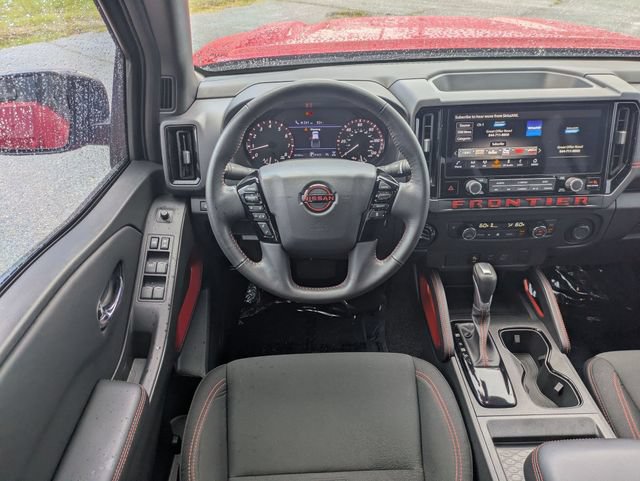 Used 2025 Nissan Frontier PRO-4X AWD/4WD image 30